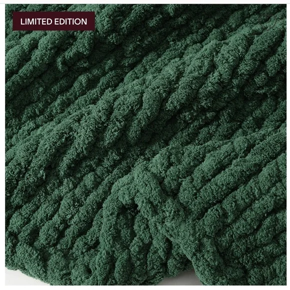 Sunday Citizen Snug Chunky Knit Throw in Hunter Green - Picture 2 of 4